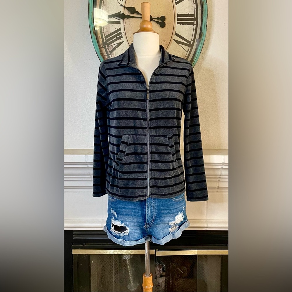 Onque Casual Stripe Zip Up Sweater